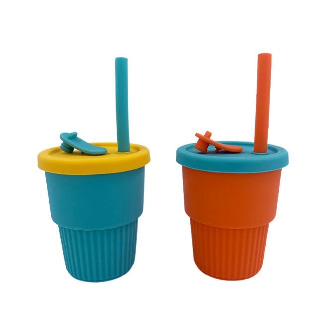 Platinum grade silicone custom coffee cups with straw