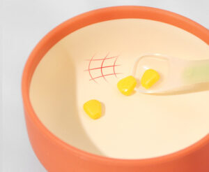 versatile-two-color-silicone-feeding-bowl-set-for-convenient-mealtime-300x246.jpg