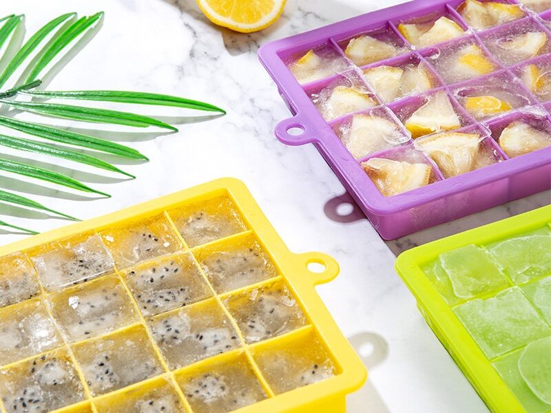 Personalized-silicone-ice-cube-tray-24-grids-with-lid-800x600.jpg