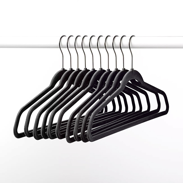 Rubber coated hanger with grips