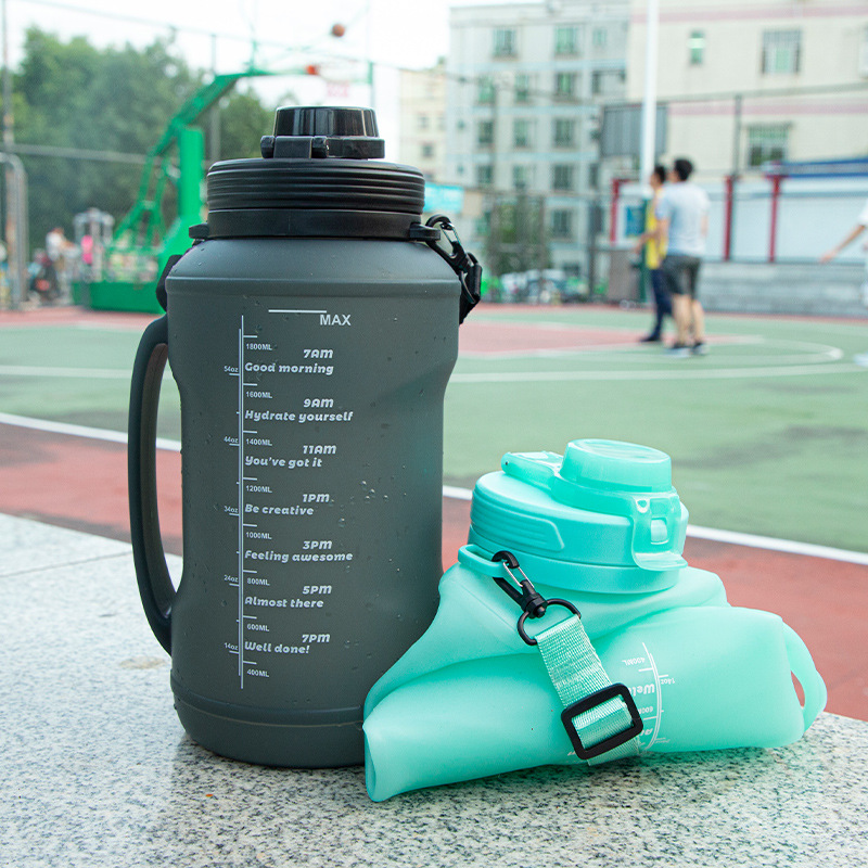 Collapsible silicone water bottle 2L wholesale